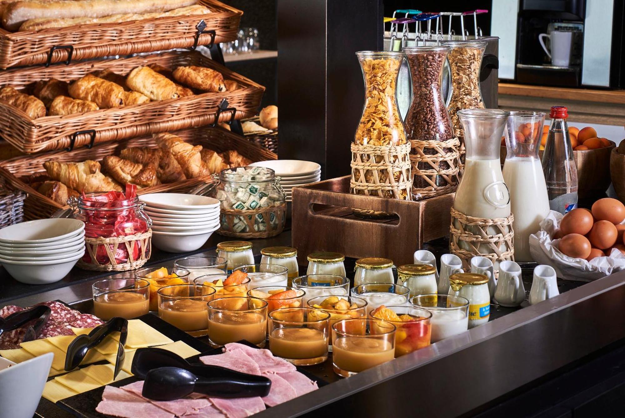 The Originals City Hotel La Verriere-Yvelines Ngoại thất bức ảnh
